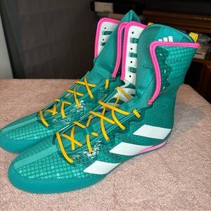 Size 9 Adidas Box Hog 4Boxing JR5382  green/pink   Size Women 10 Brand New